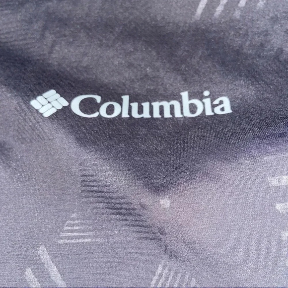 Columbia / gray with black on inside/ womens windbreaker - Picture 2 of 5